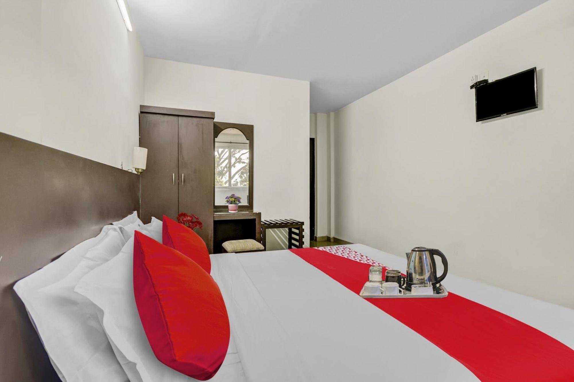 Hotel O Kalapurackal Residency Текади Екстериор снимка