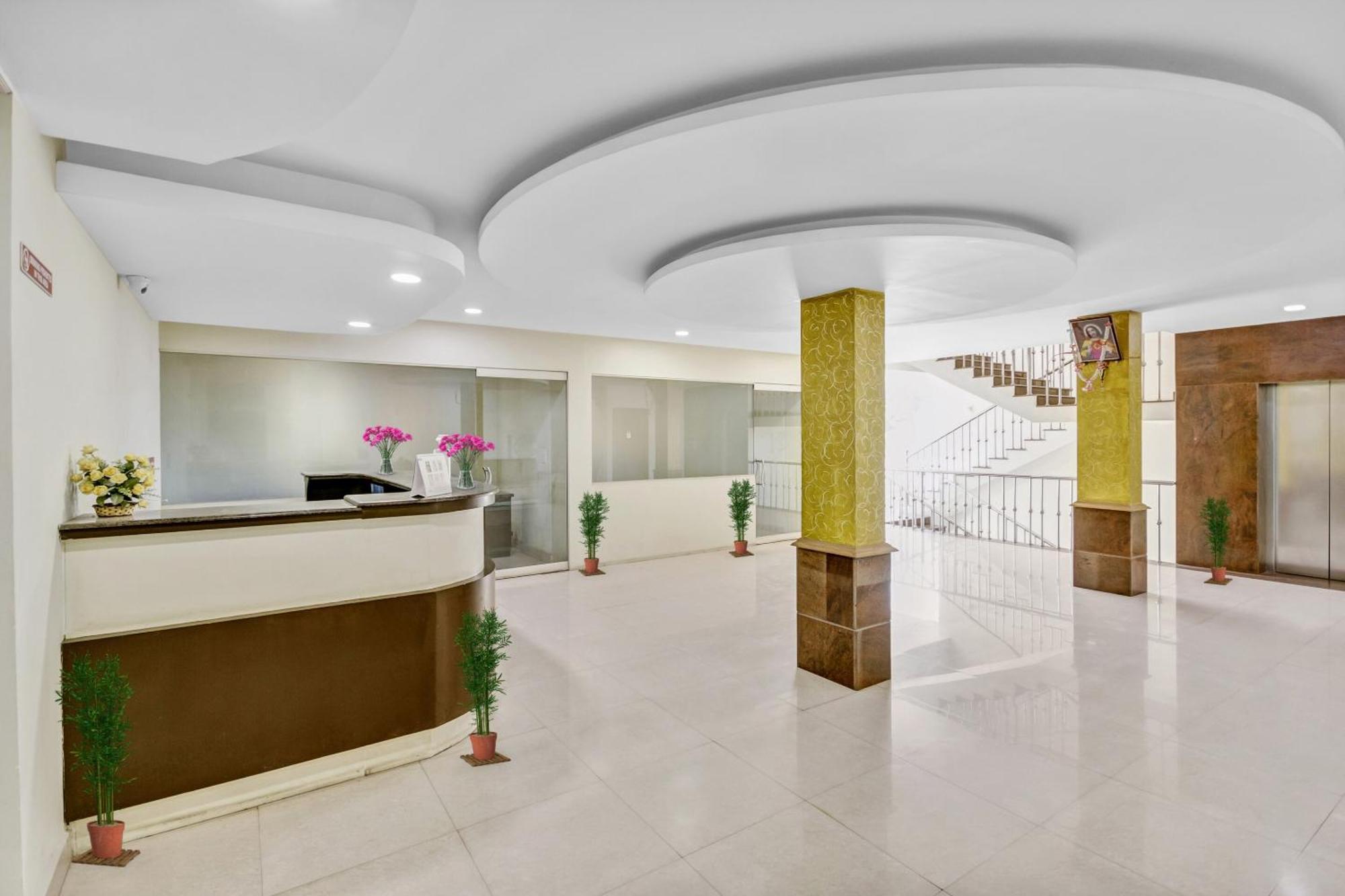 Hotel O Kalapurackal Residency Текади Екстериор снимка