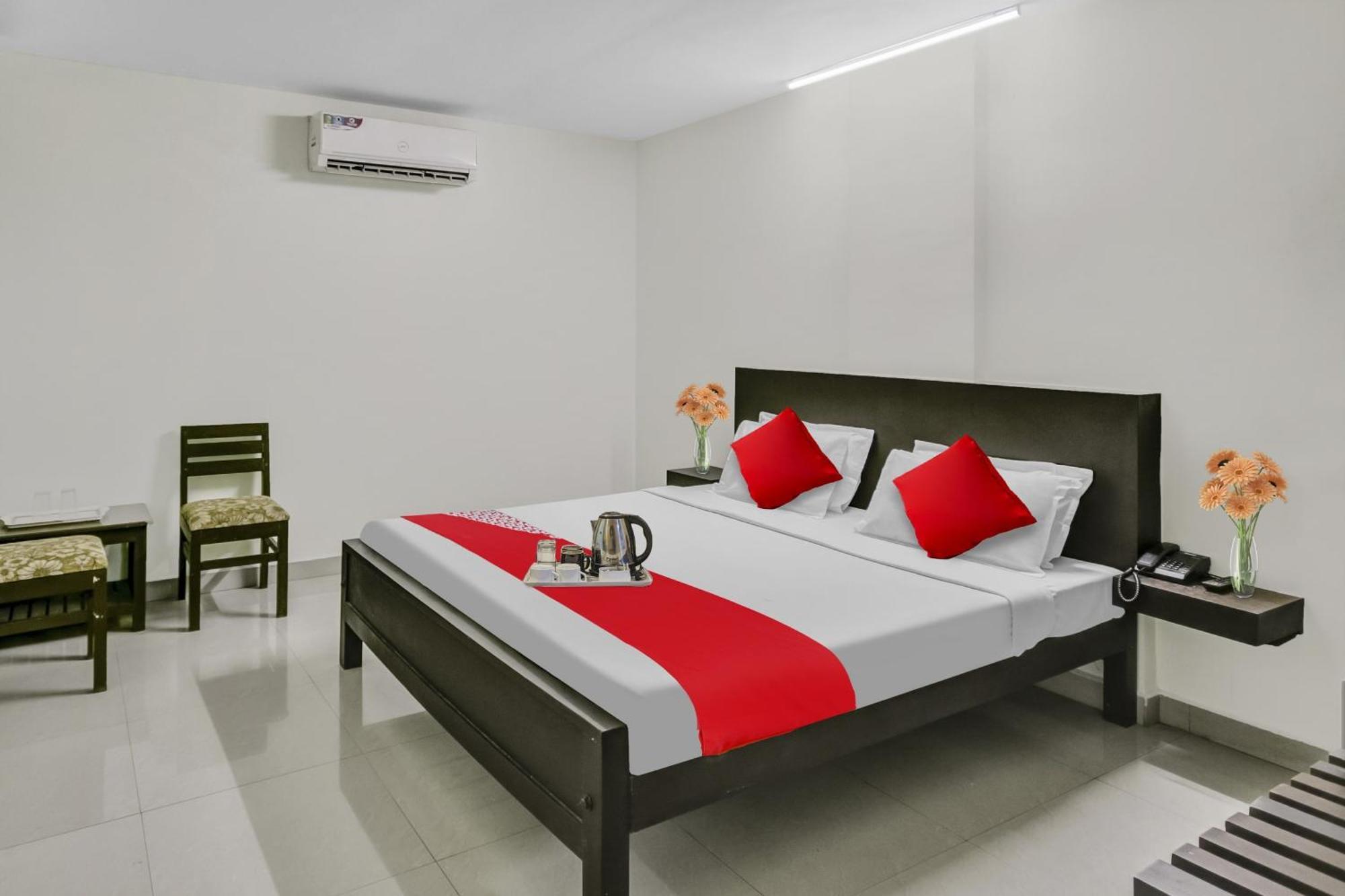 Hotel O Kalapurackal Residency Текади Екстериор снимка