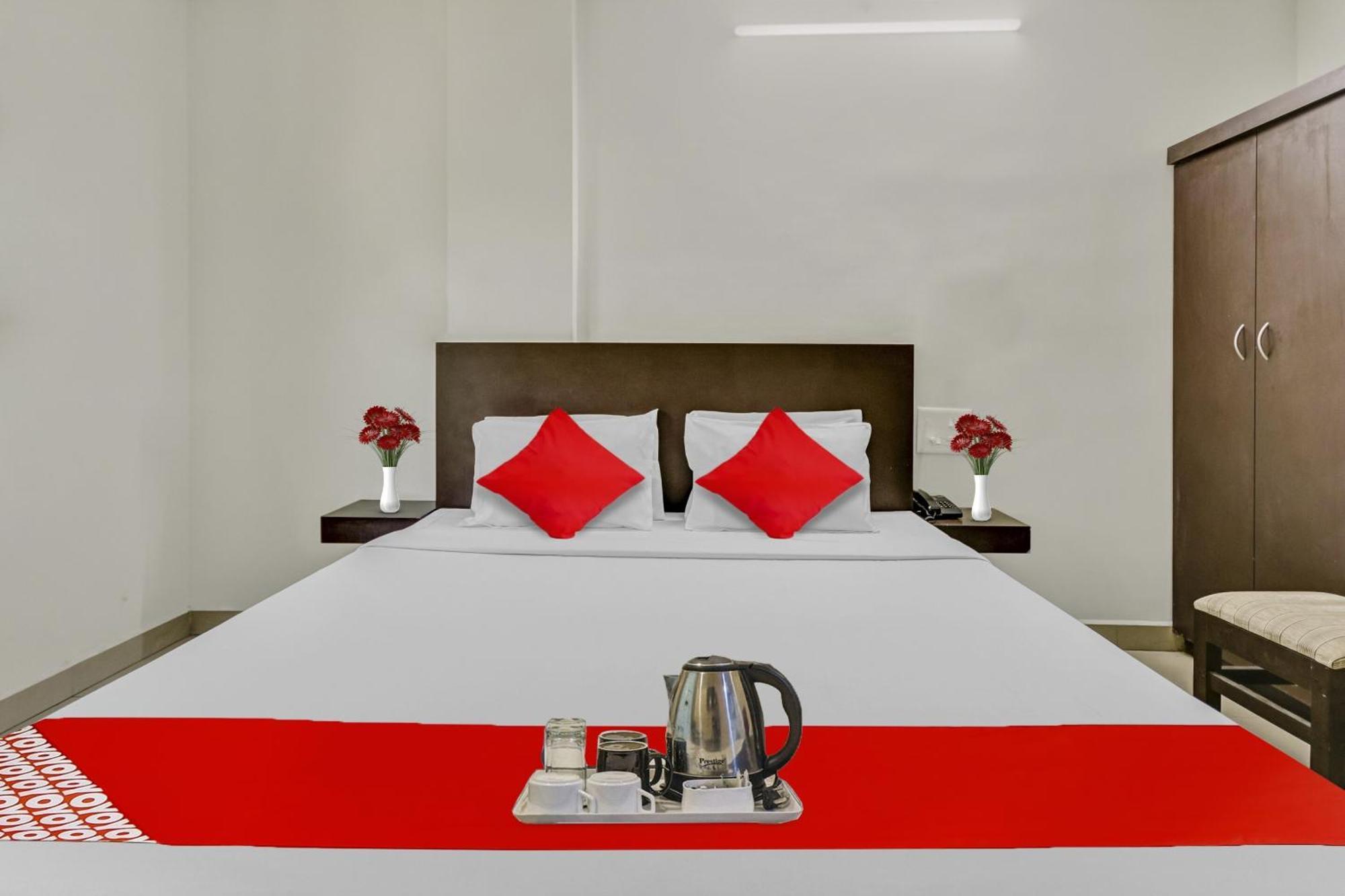 Hotel O Kalapurackal Residency Текади Екстериор снимка