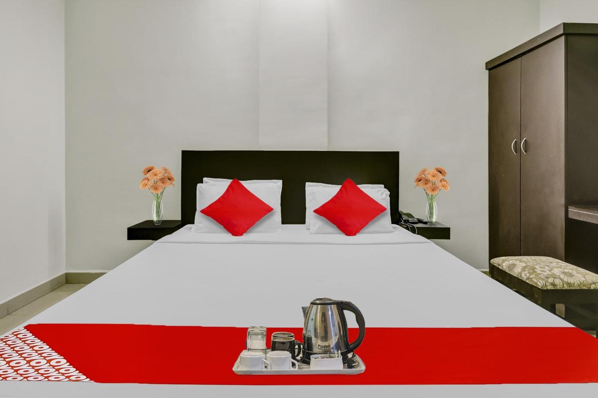 Hotel O Kalapurackal Residency Текади Екстериор снимка
