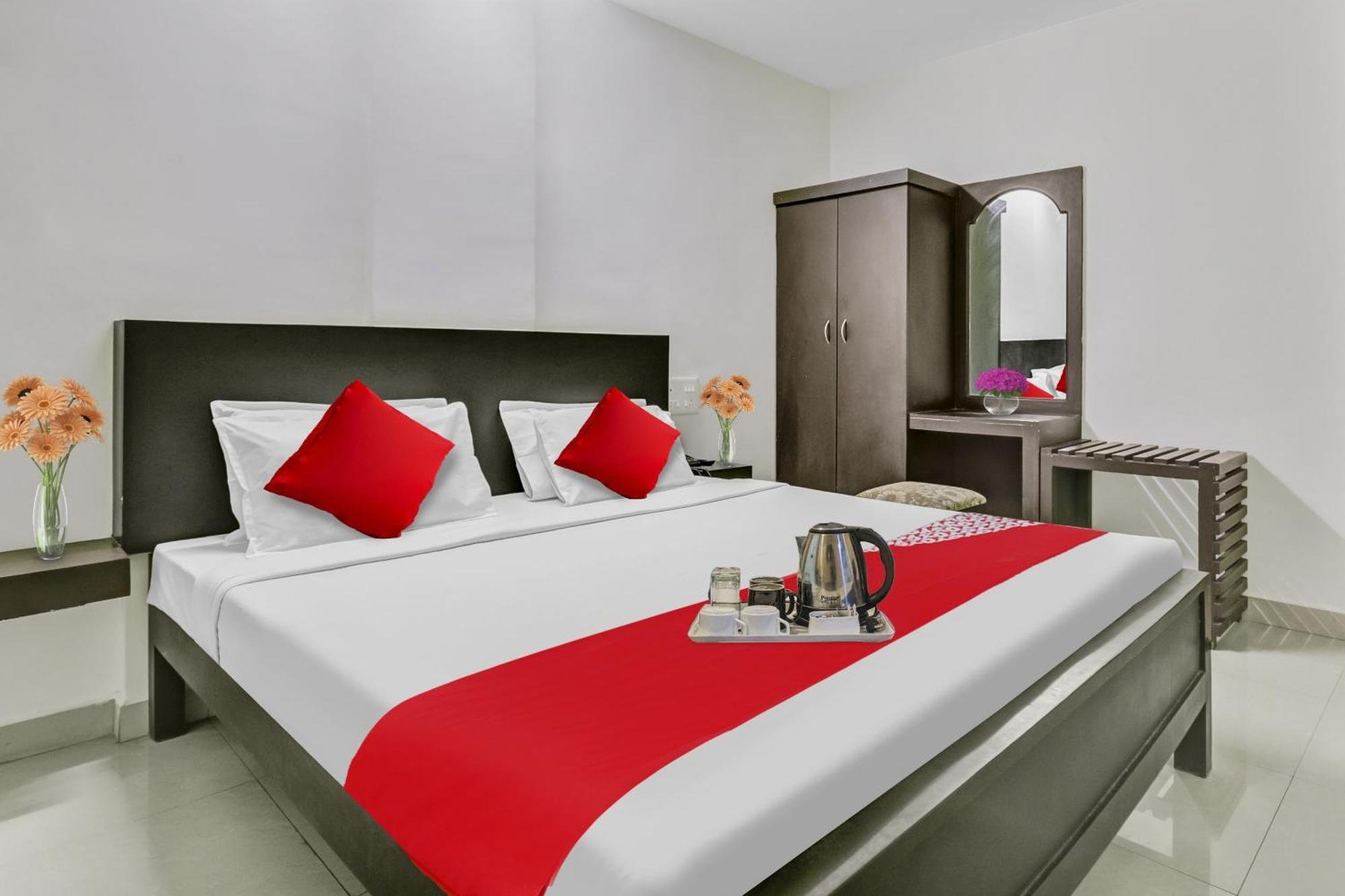 Hotel O Kalapurackal Residency Текади Екстериор снимка